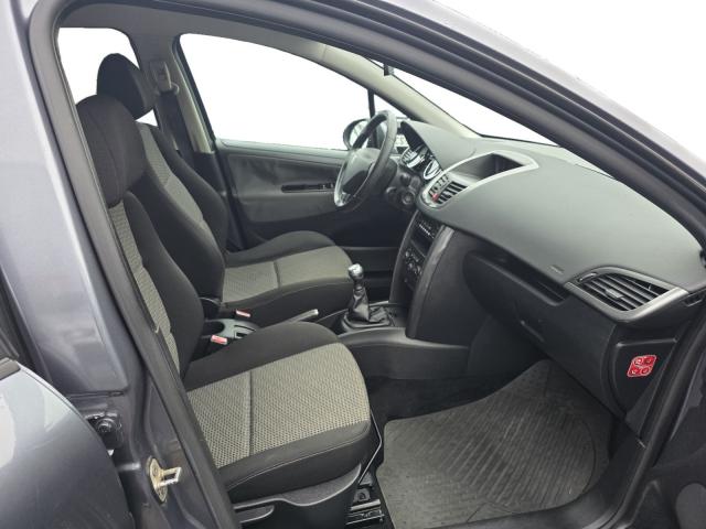 Peugeot 207 image 1