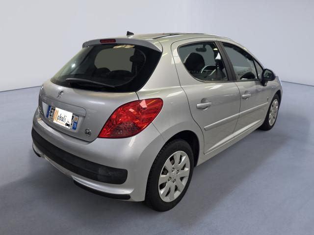 Peugeot 207 image 5