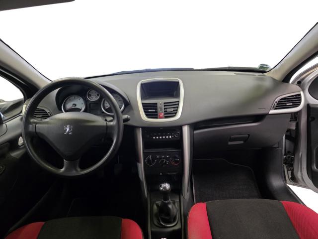 Peugeot 207 image 3