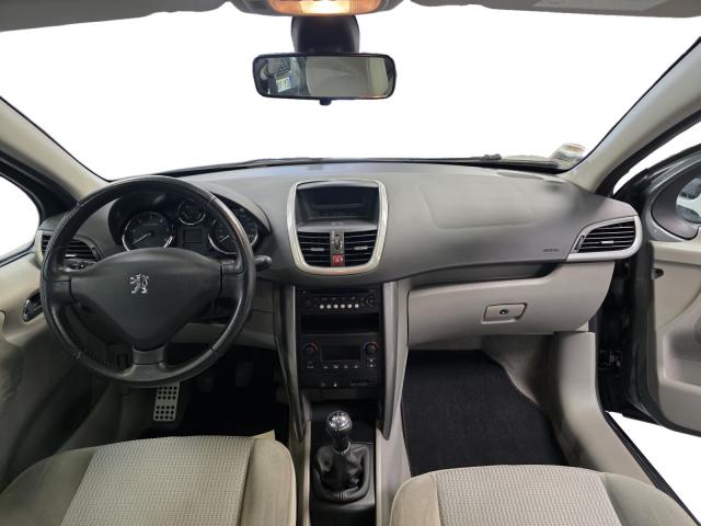 Peugeot 207 image 4