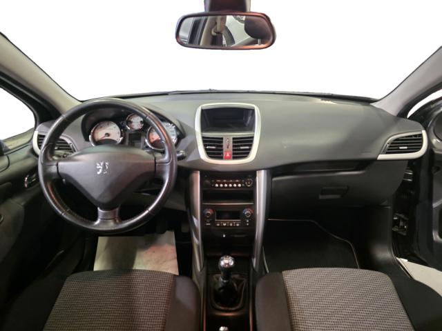 Peugeot 207 image 1