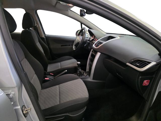 Peugeot 207 image 2