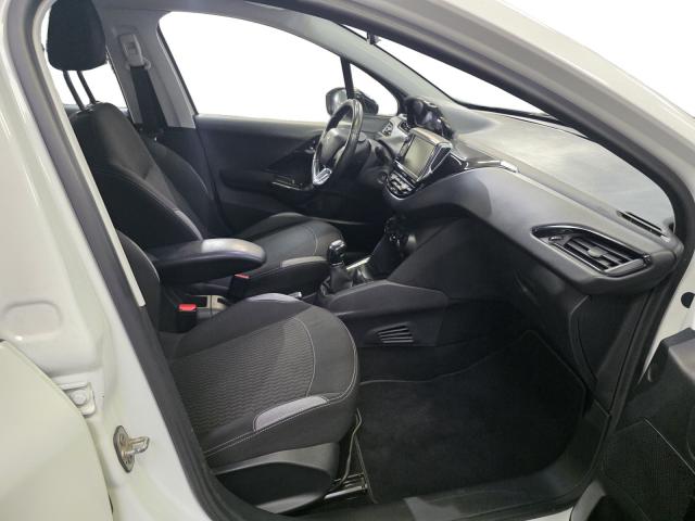 Peugeot 208 image 3