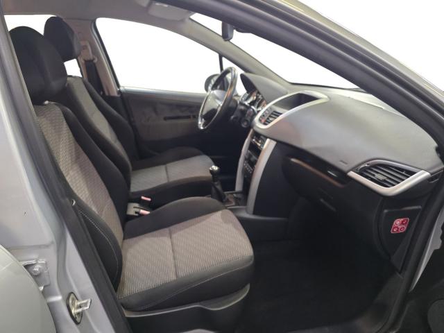 Peugeot 207 image 1