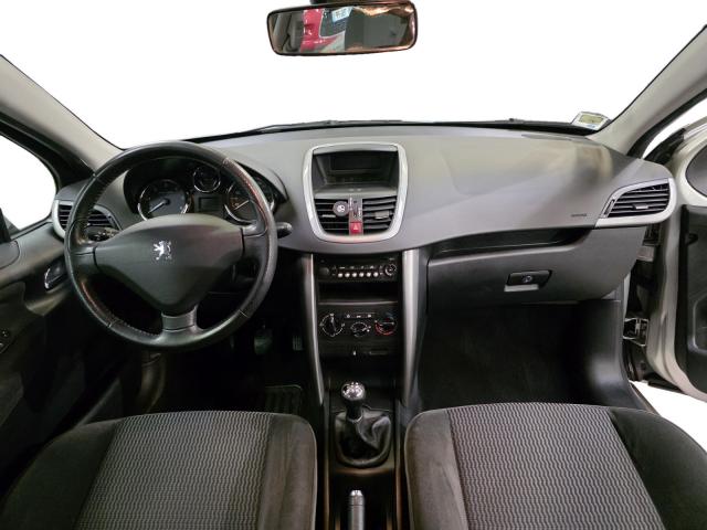 Peugeot 207 image 1