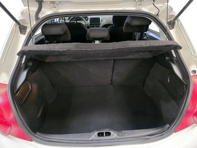 Peugeot 208 image 3