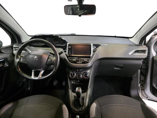 Peugeot 208 image 2