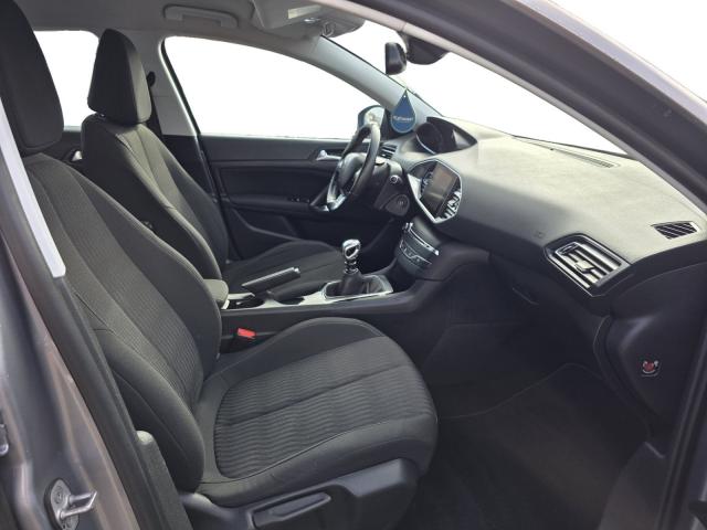 Peugeot 308 image 2