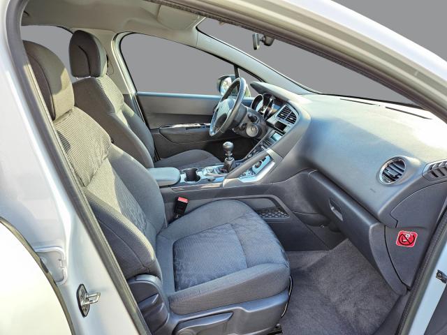 Peugeot 3008 image 2