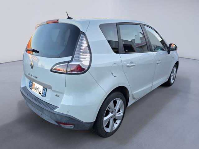 Renault Scénic image 2