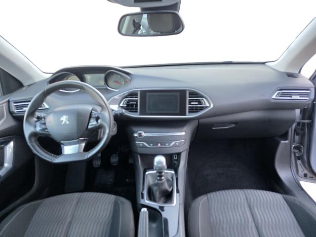 Peugeot 308 image 2