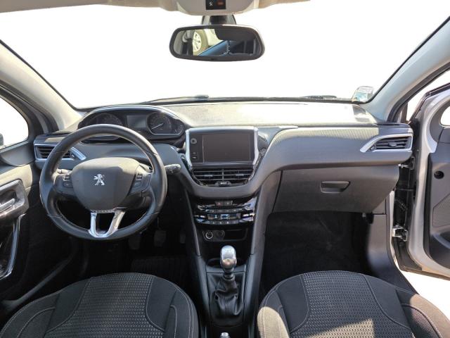 Peugeot 208 image 3