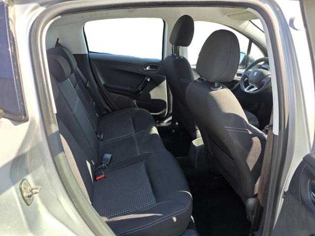 Peugeot 208 image 1