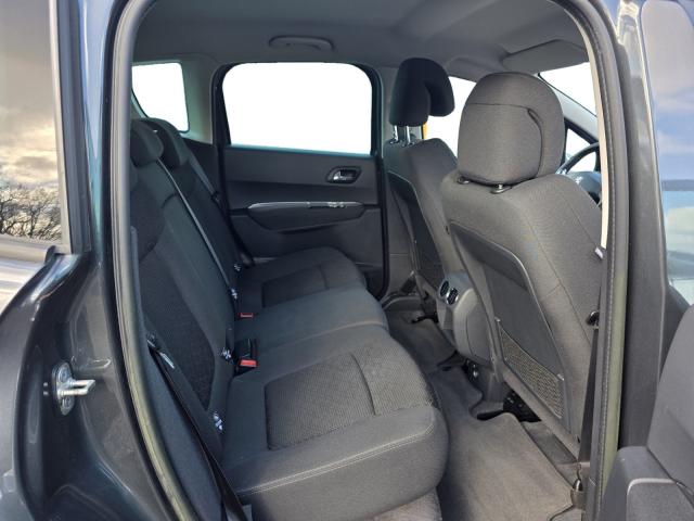 Peugeot 3008 image 3