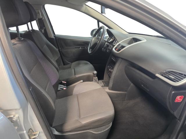 Peugeot 207 image 2