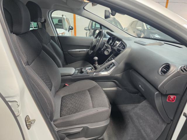 Peugeot 3008 image 1