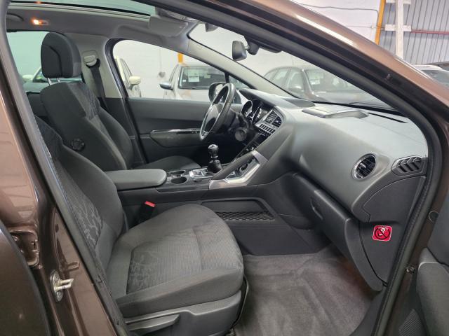 Peugeot 3008 image 2