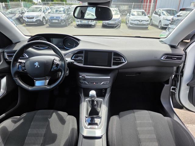 Peugeot 308 image 1