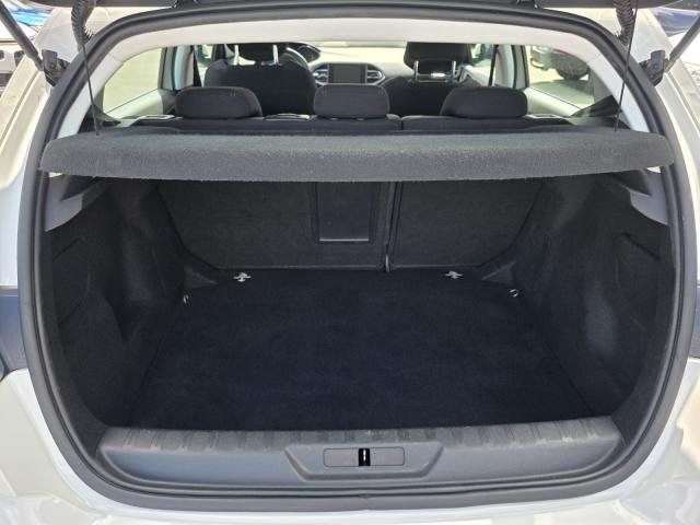 Peugeot 308 image 2