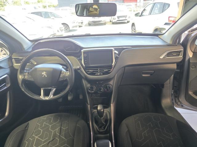 Peugeot 2008 image 1
