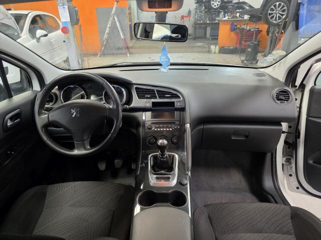 Peugeot 3008 image 3