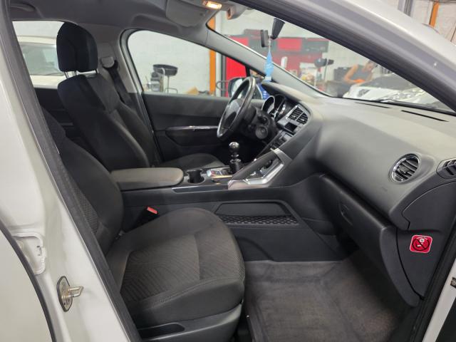Peugeot 3008 image 2
