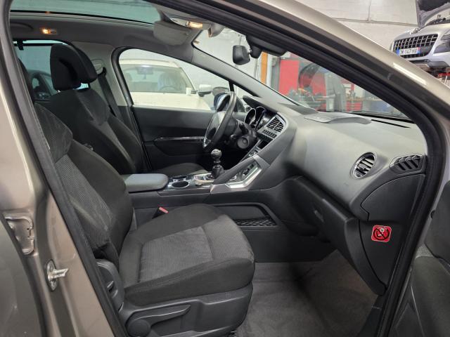 Peugeot 3008 image 1