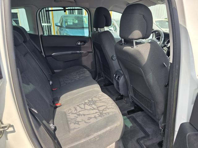 Peugeot 3008 image 1