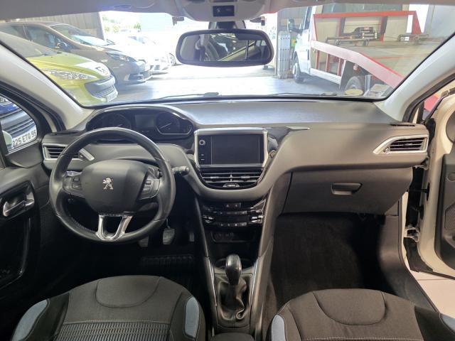 Peugeot 208 image 2