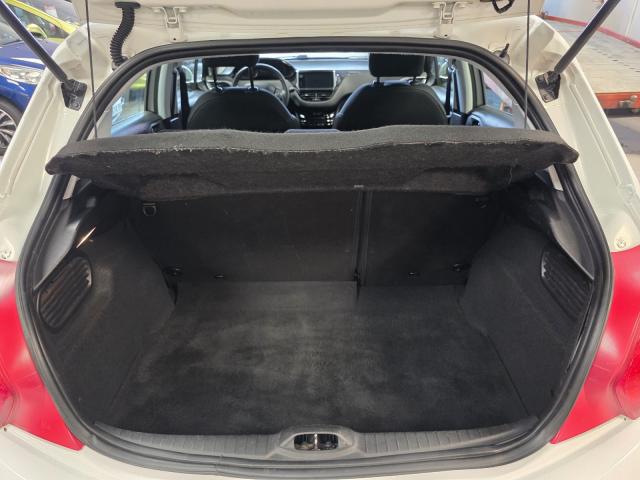 Peugeot 208 image 4