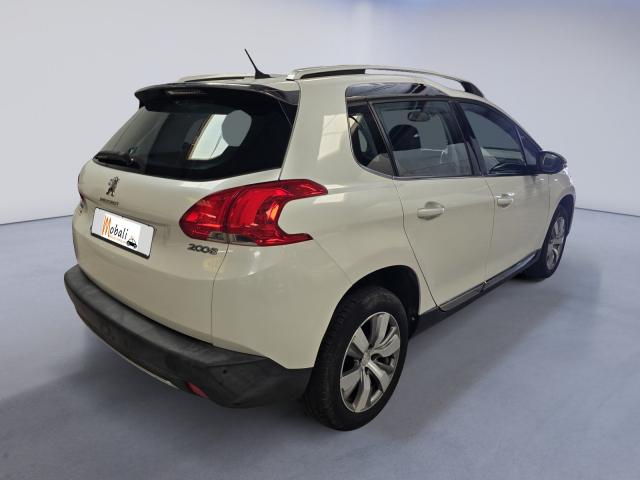 Peugeot 2008 image 2