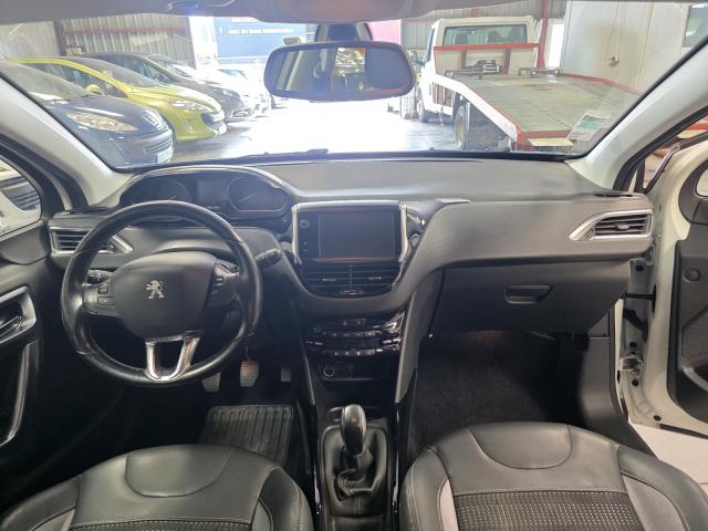 Peugeot 2008 image 3