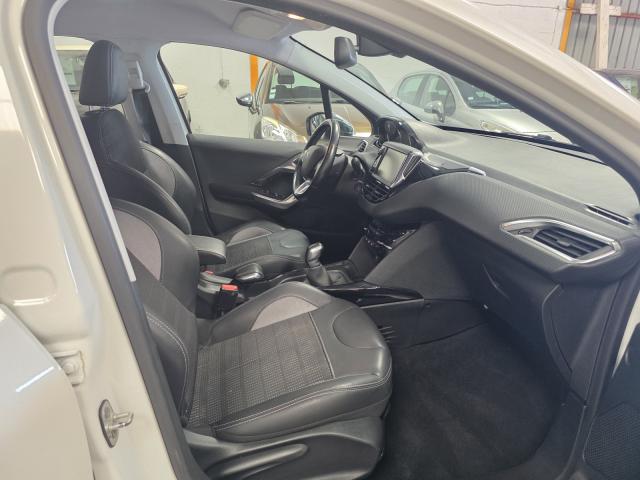 Peugeot 2008 image 4