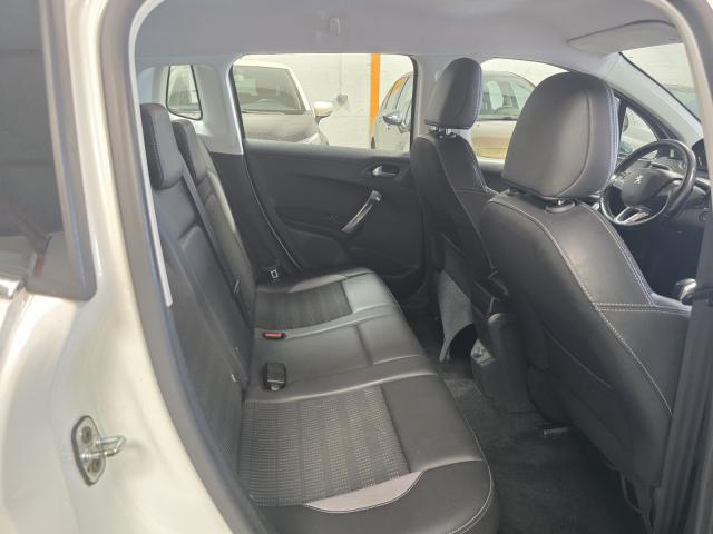 Peugeot 2008 image 1