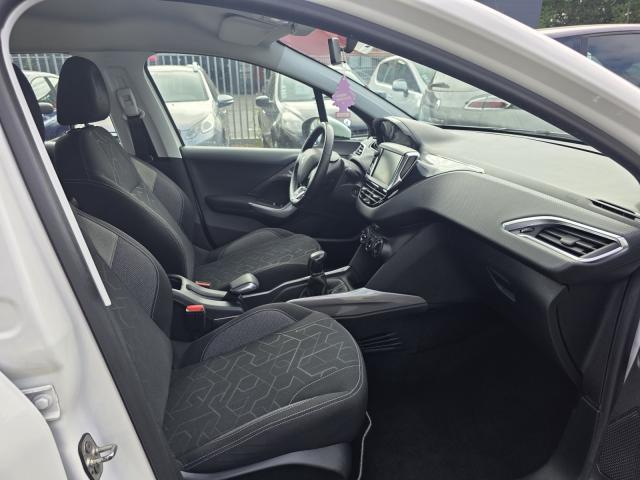 Peugeot 2008 image 4