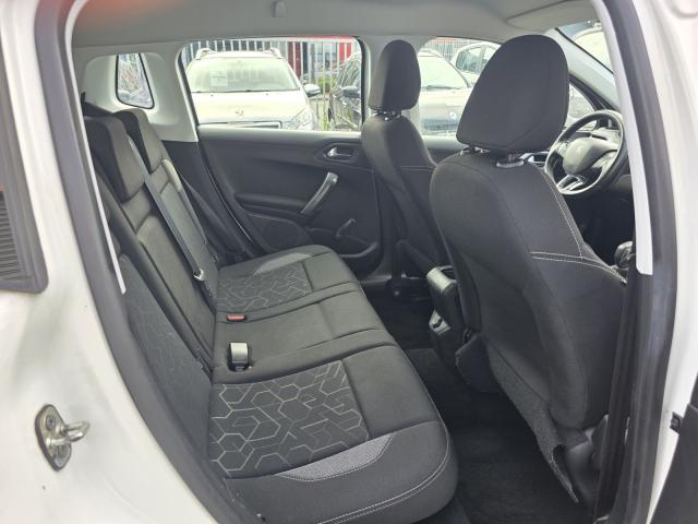 Peugeot 2008 image 2