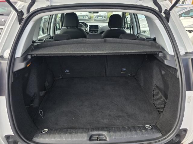 Peugeot 2008 image 3