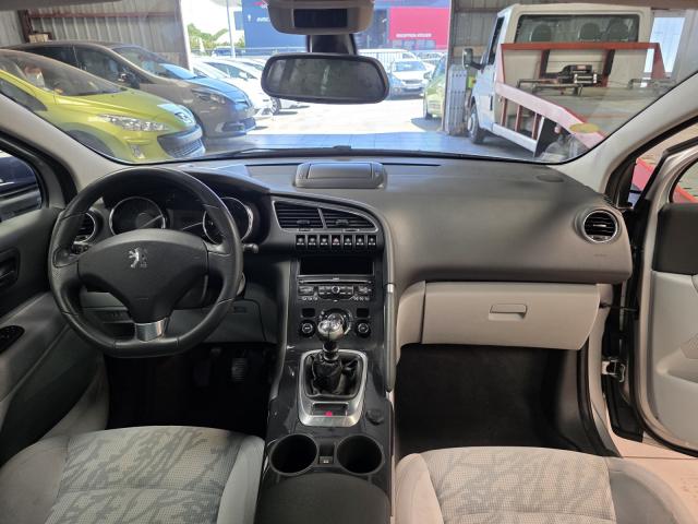 Peugeot 3008 image 2