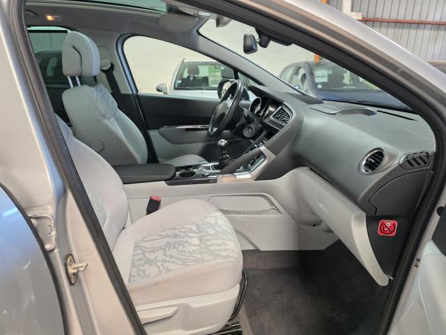Peugeot 3008 image 3
