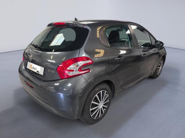 Peugeot 208 image 2