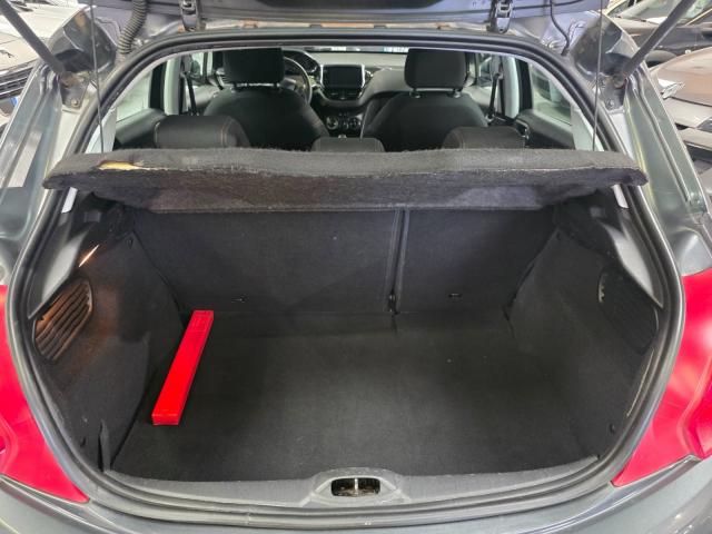 Peugeot 208 image 3
