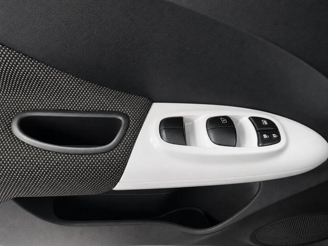 Nissan Juke image 2