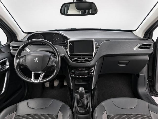 Peugeot 2008 image 2