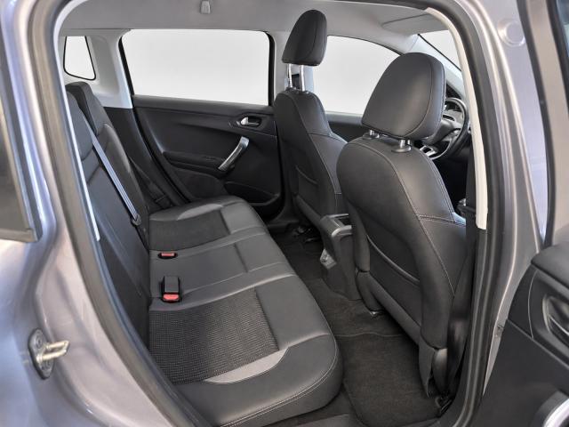 Peugeot 2008 image 1