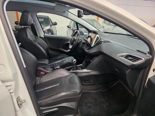 Peugeot 2008 image 1