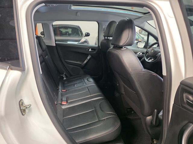 Peugeot 2008 image 3
