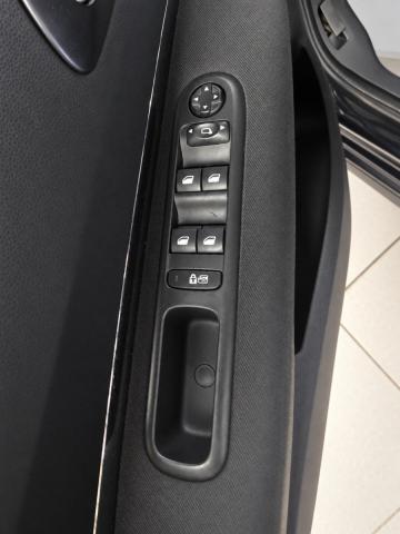 Peugeot 3008 image 1