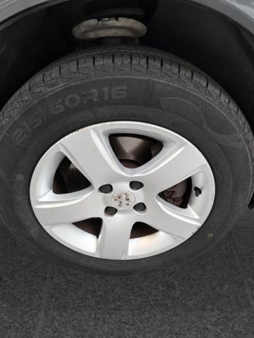 Peugeot 3008 image 2