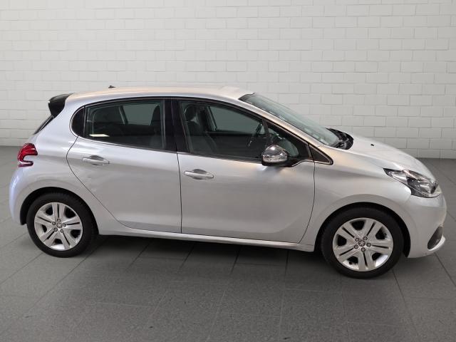 Peugeot 208 image 6