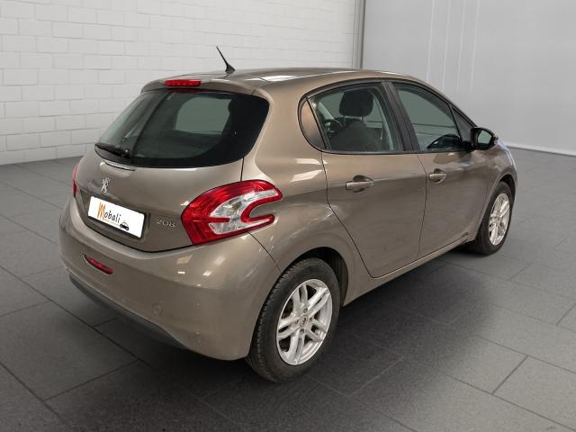 Peugeot 208 image 9